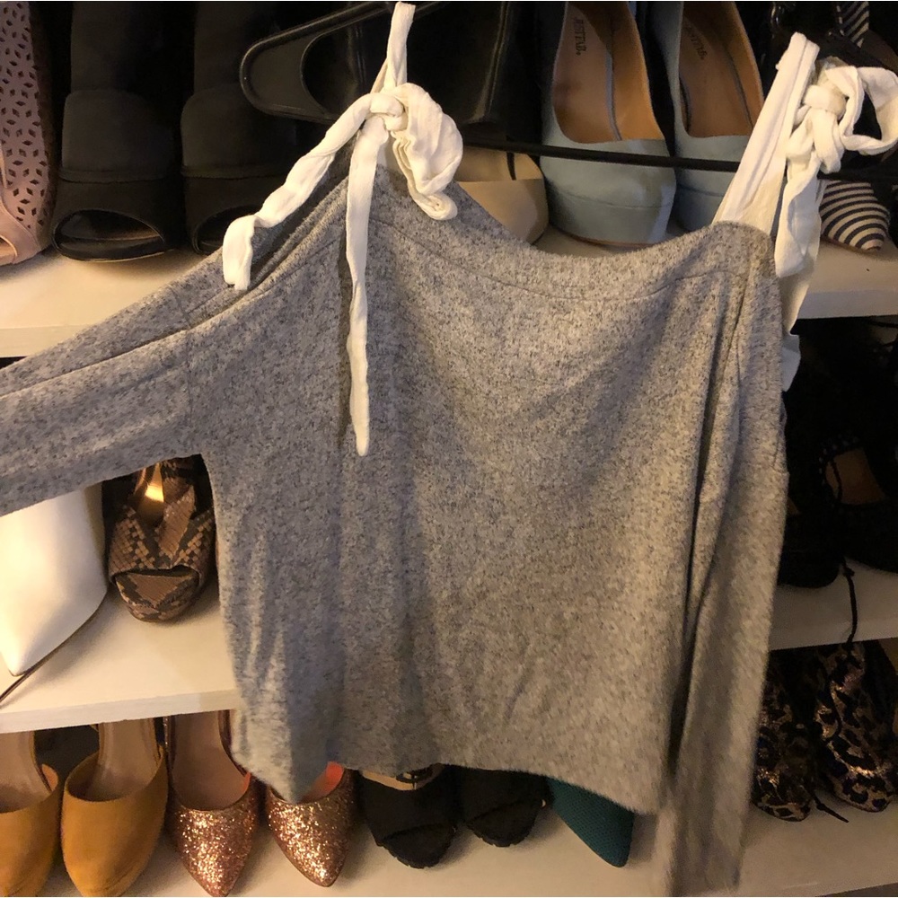 S gray long sleeve top